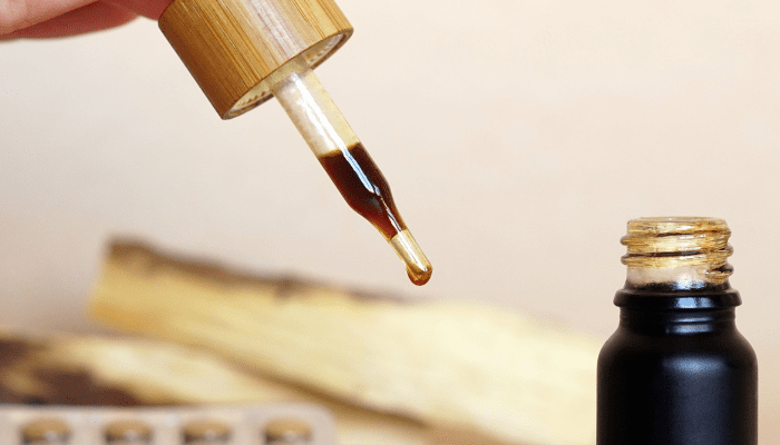 Vision-enhancing eye drops (1)